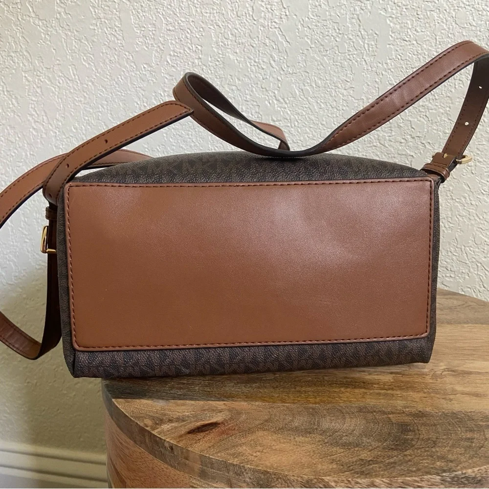 Michael Kors Sheila Medium Logo Backpack